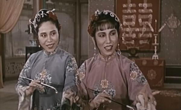 赵丽蓉在评剧《刘巧儿》中饰李大婶,评剧《花为媒》中饰阮妈,在评剧