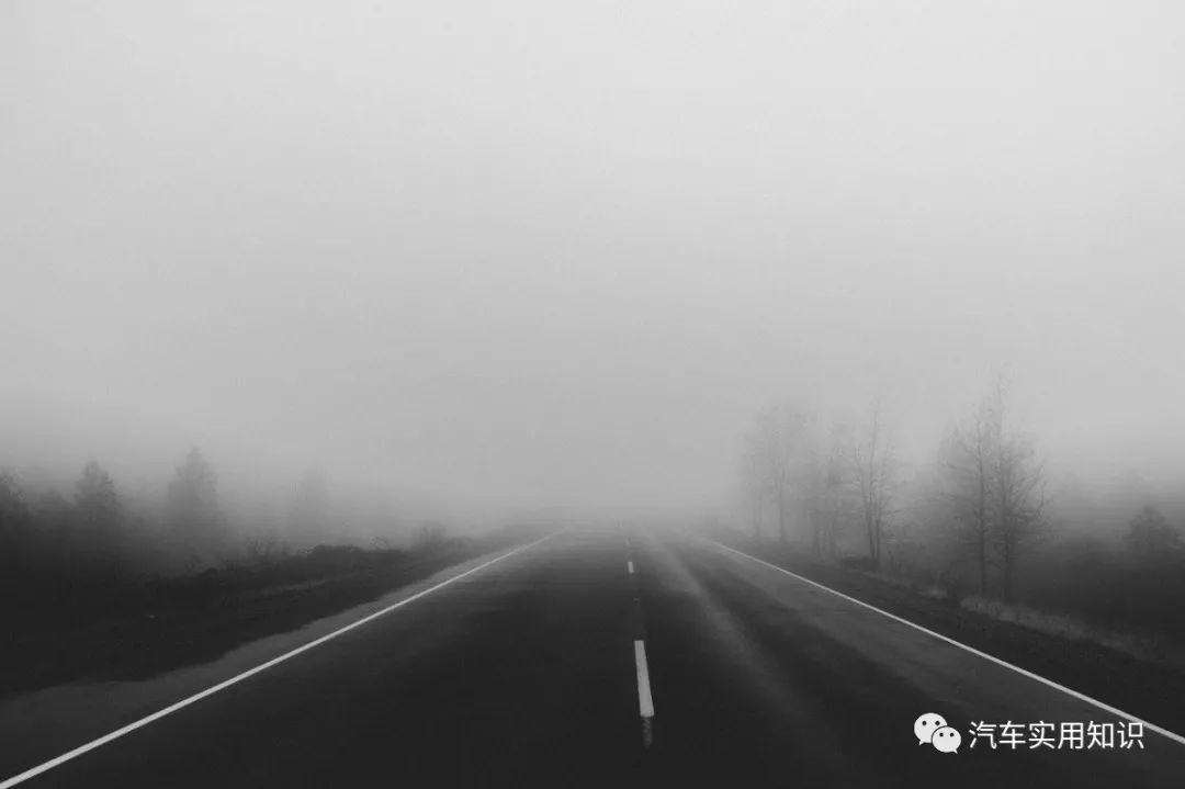 梦境迷雾，解析梦见自己开车撞了一身白灰的深层含义