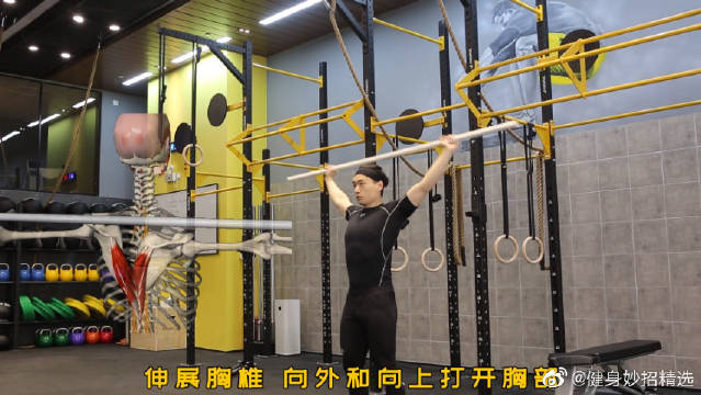 胸大肌拉伸的两种方法,健身完一定要拉伸哦