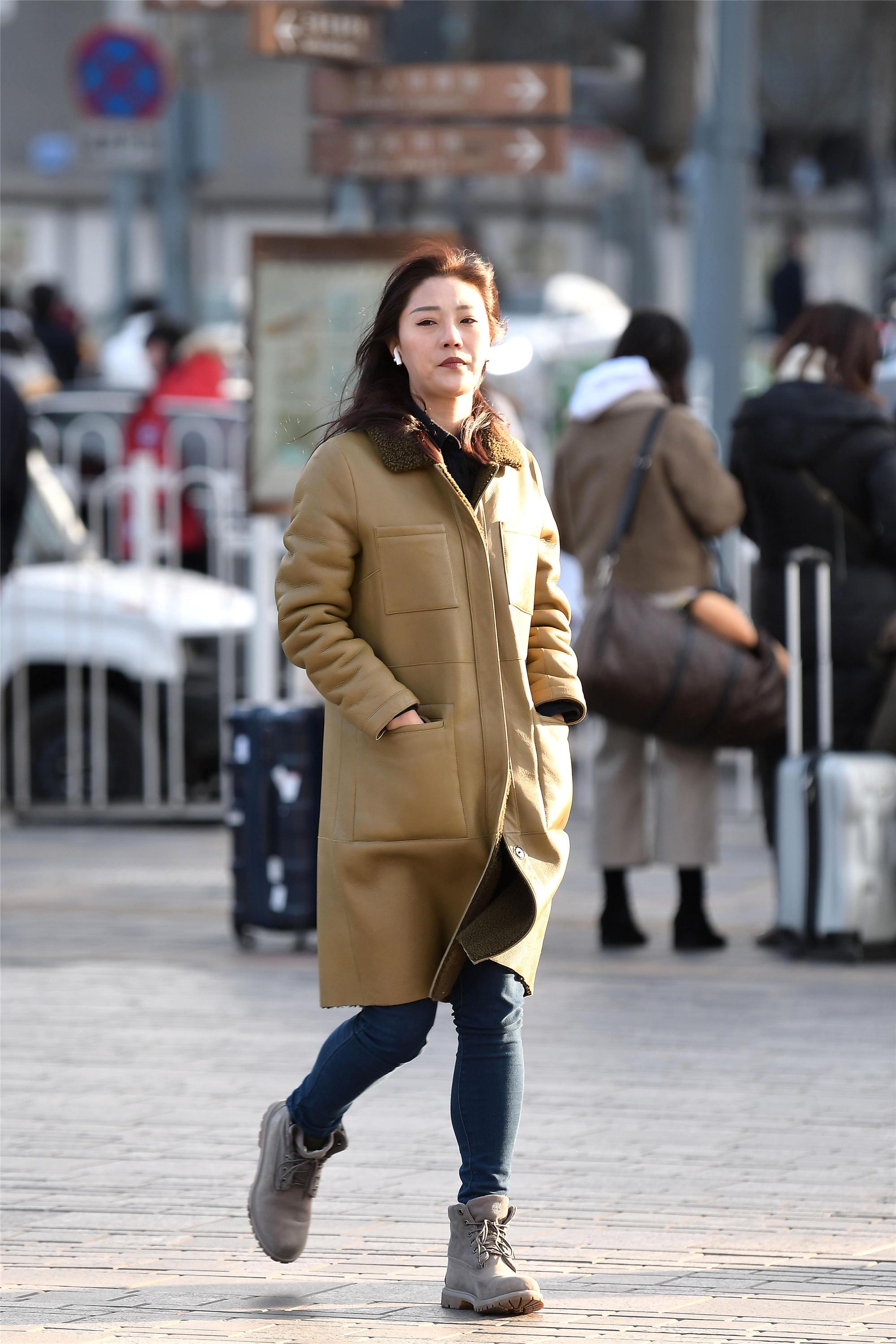 既有风度又有温度的大衣让时尚姑娘不再犯愁过冬天