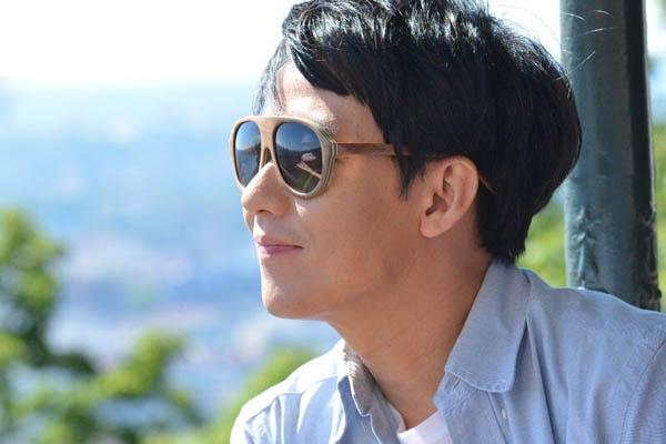 阿牛凭桃花朵朵开走红后欠下巨债现在悄然复出