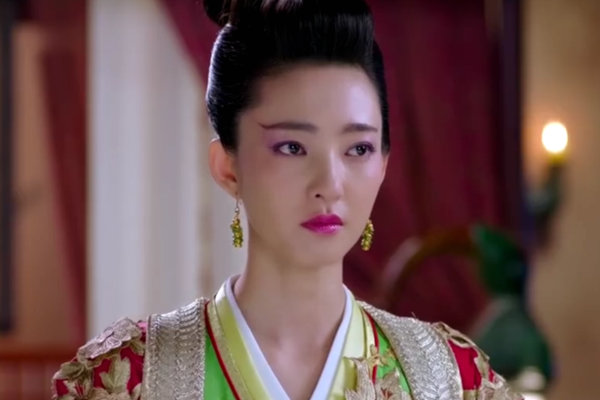 因为费仲也很可怜,所以,妲己才与之合作,共同反击姜后的