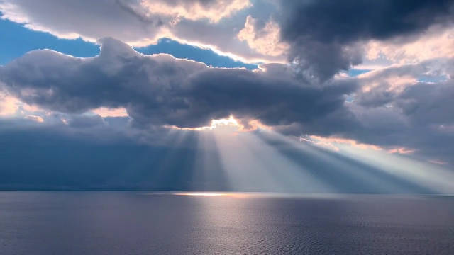 总有一束光会照进你心里.