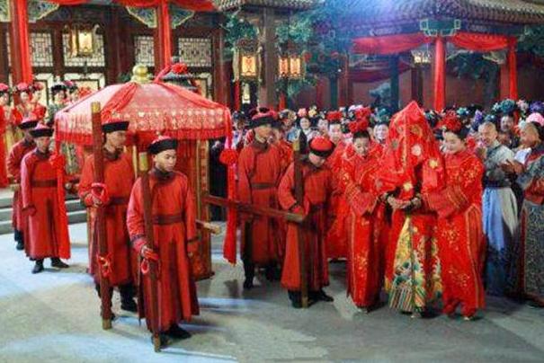 清朝奇葩的婚姻制度,公主和宫女苦不堪言,驸马却暗自高兴