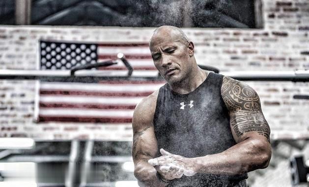 姚明如今有多强壮?强森秒变"小石头",连奥尼尔都显娇小玲珑