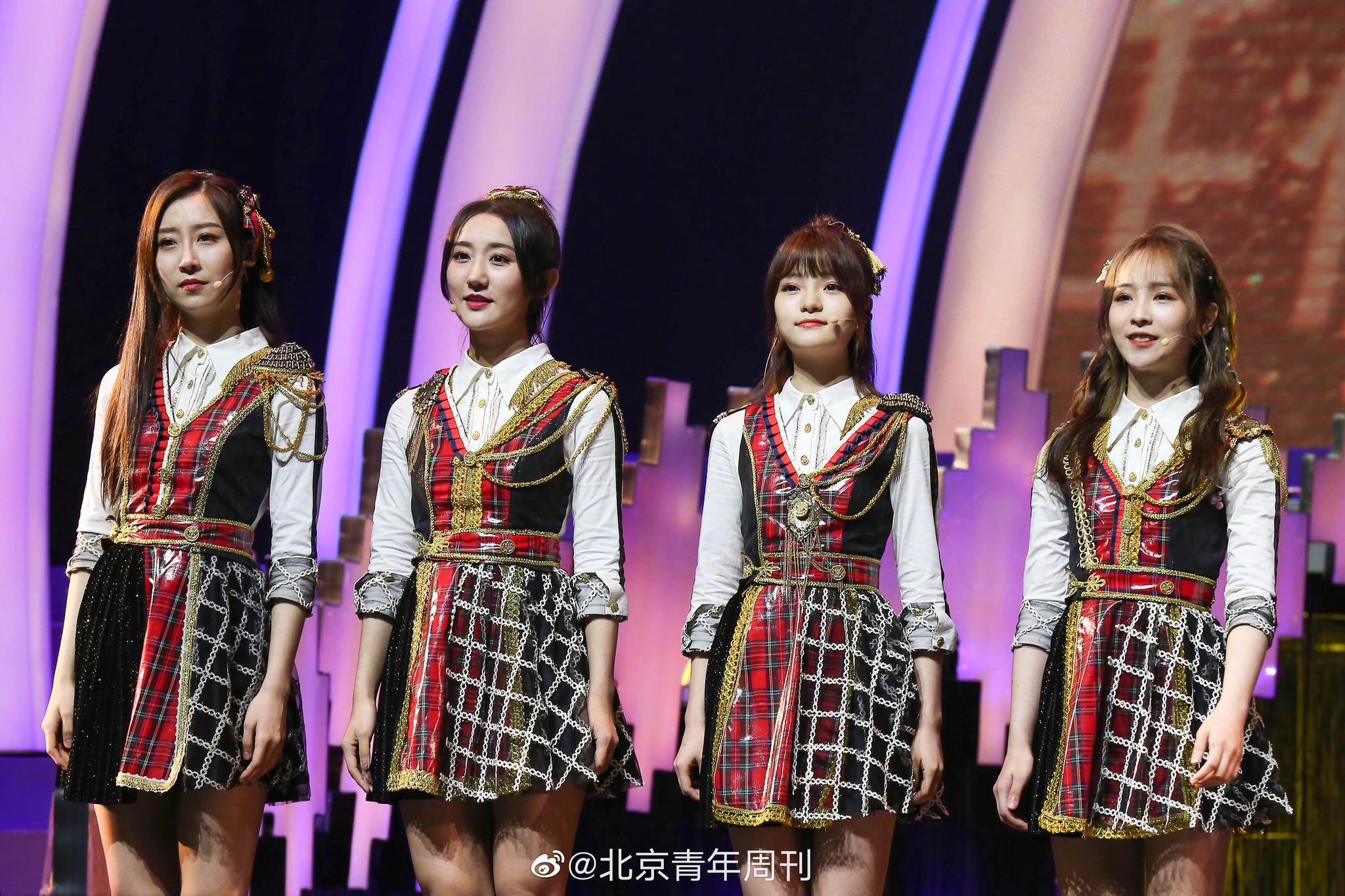 sing女团出席新华社音乐会在国家大剧院献唱你是我的英雄