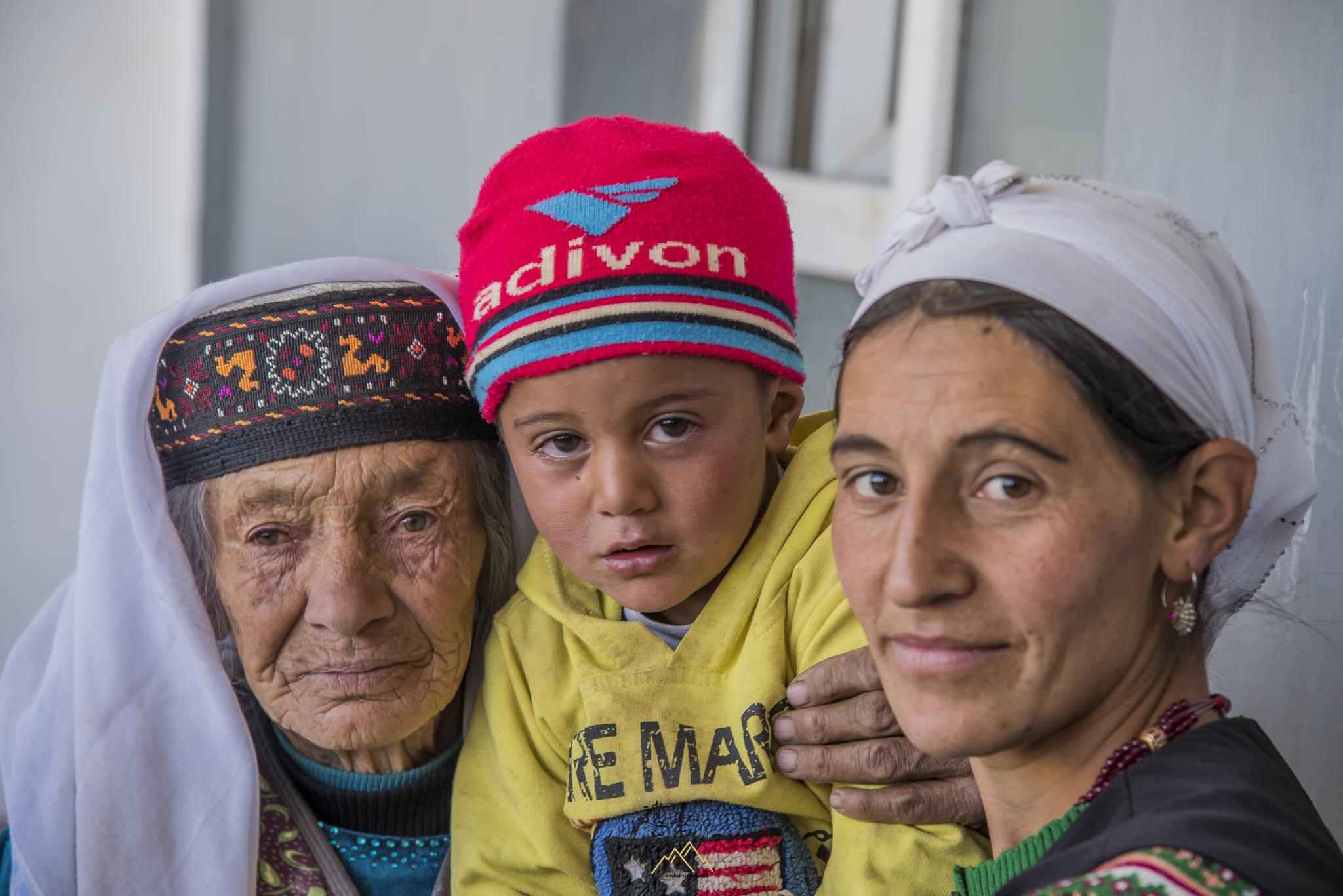 新疆帕米尔高原上的塔吉克族,目前他们人口将近5万人_高清图集_新浪网