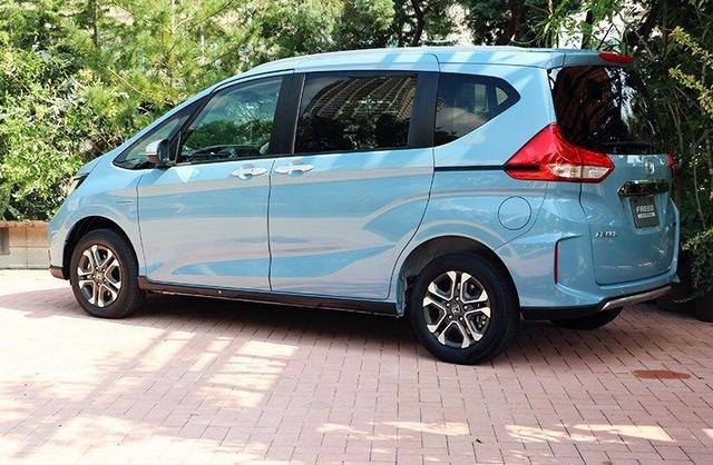 本田"最小mpv"亮相,七座布局 侧滑门,配1.5l混动,带四驱!