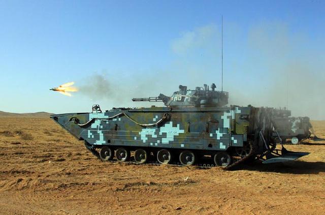 中国的05式两栖步战车在水中航能否开炮?性能突出,水中照样开炮