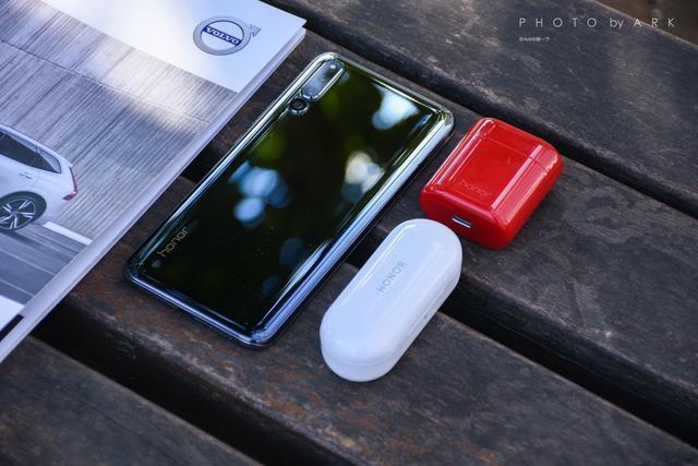 荣耀flypodspro精致的真无线耳机799元值得一买