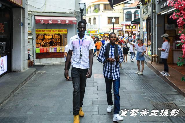 国庆第七天留在厦门鼓浪屿打卡数人头,不料在岛上却没看见多少人