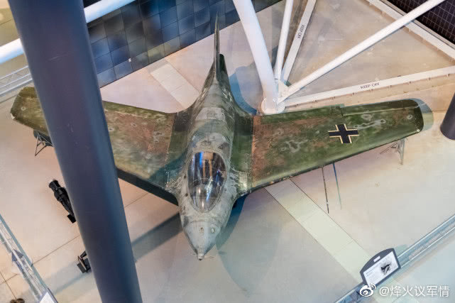 胖乎乎的二战德国研制的me163彗星战斗机