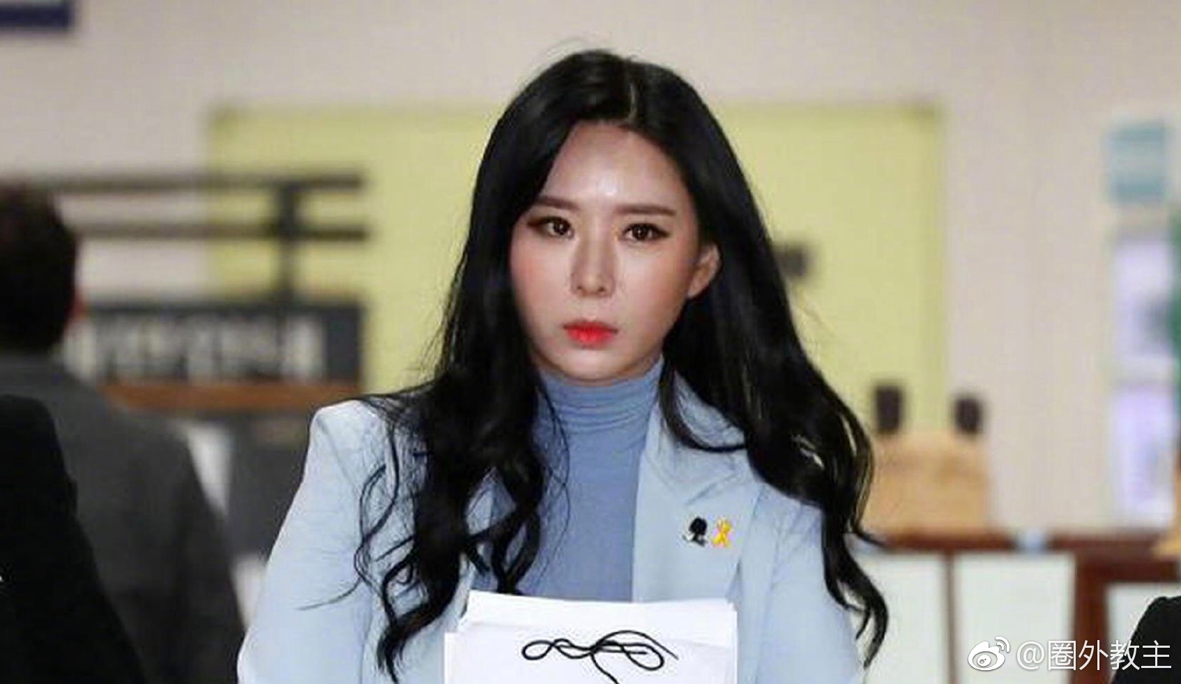 张紫妍事件证人家门口被倒油还曾经被尾随人身危险越来越大