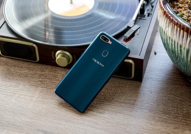 oppoa7好评太多只因旗舰标准展现优秀产品实力