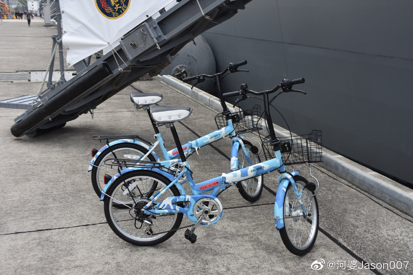 日本海自 不知火 号驱逐舰的海洋迷彩折叠战车