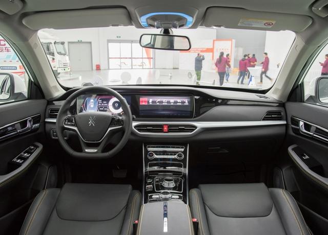 又一台国产车将上市,配贯穿式大屏和8at变速箱,车友:哈弗劲敌