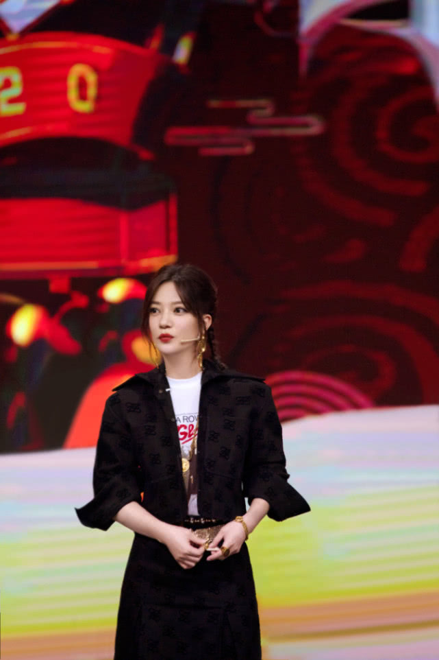 赵薇《王牌对王牌》惊喜献唱 魔性旋律引发网友传唱