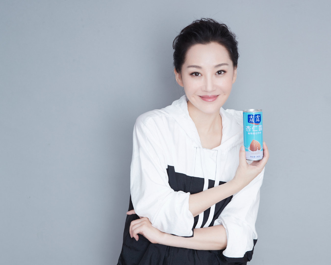 露露女神许晴许晴随行笔记近日跨界跑马圈