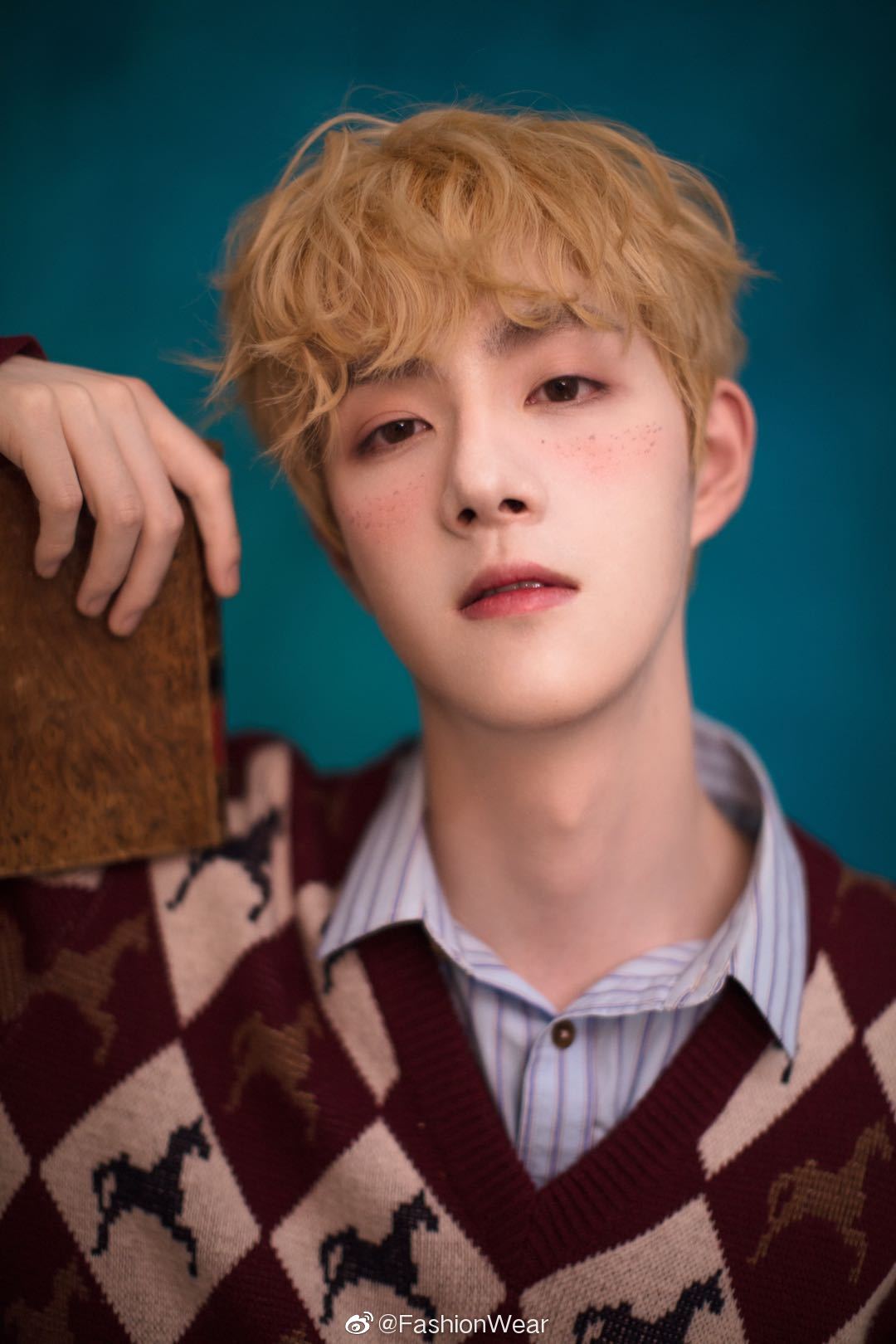 王喆ako啊 现身 ,热聊新歌《觅》中三天曾换9套衣服