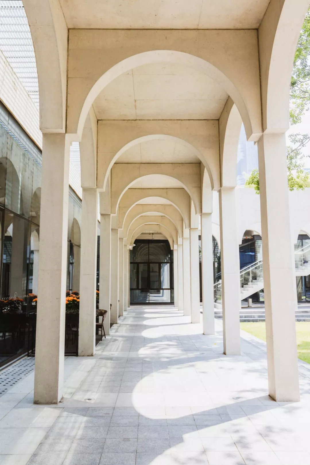 空中阳台洞洞墙欧式长廊深圳这个创意园随手一拍就是大片