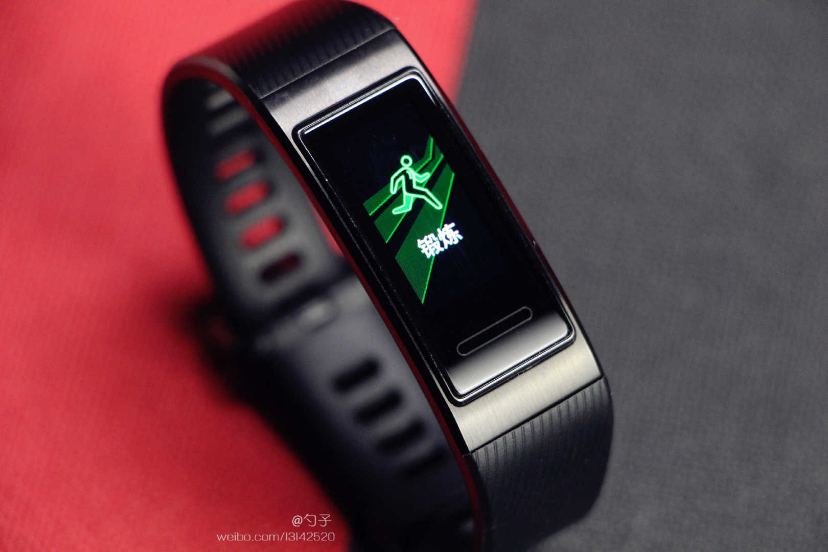 请问,那个B6手环,在与手机配对时,手环侧需要确认,点按那个对号没有反应怎么办?