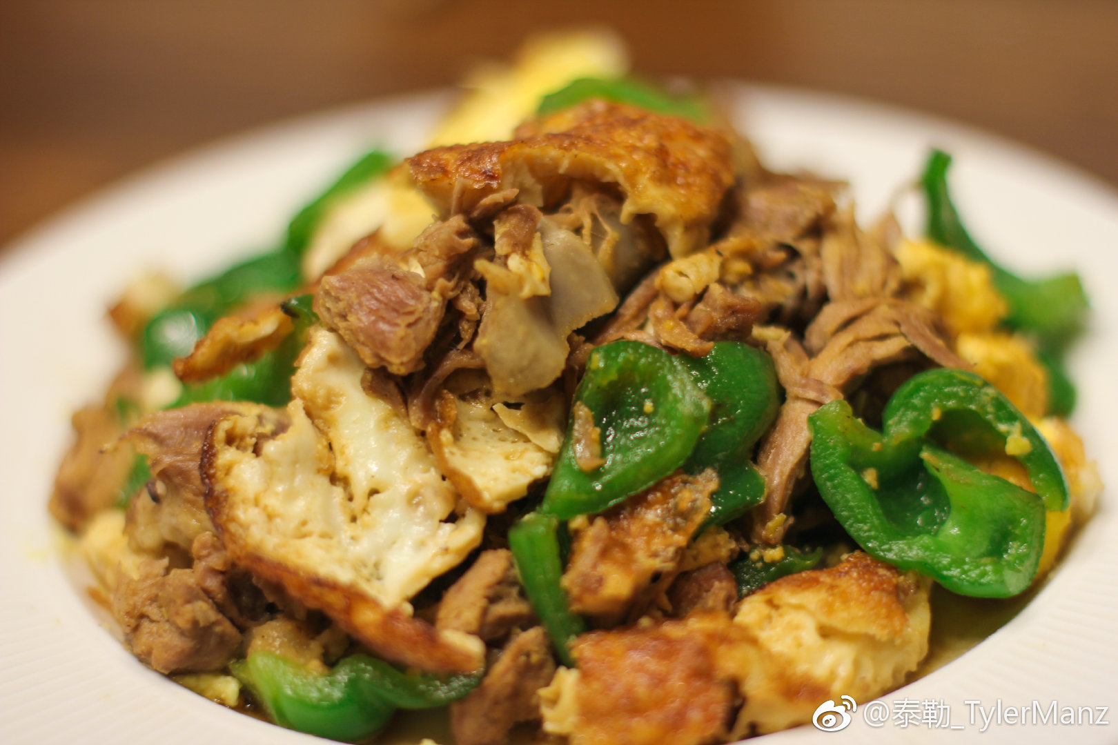 夜饭@田螺姑娘_hhhaze 田老师的 拆骨肉炒荷包蛋 今天刚被医生叮嘱