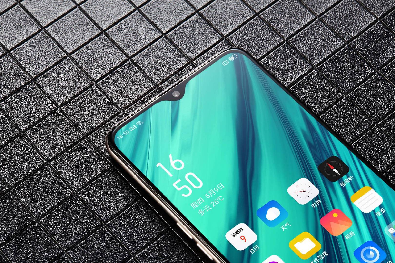 oppoa9冰玉白图赏宝石般的外观质感超高阶的使用体验