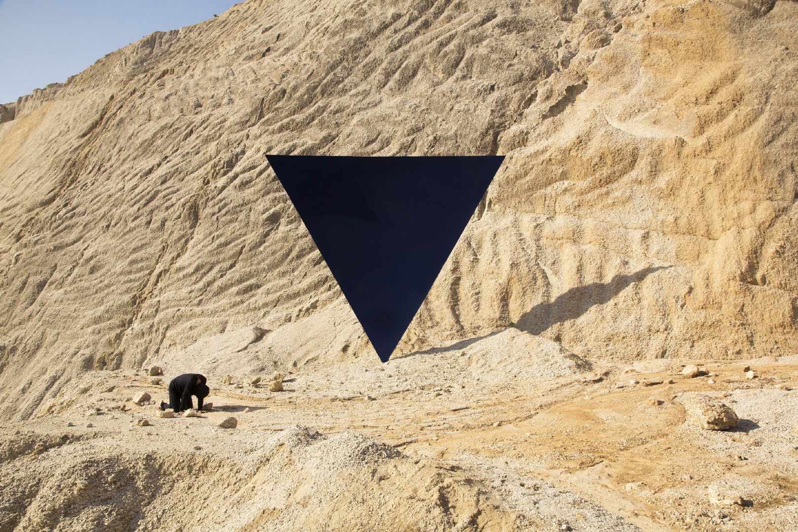 创造力与景观日本艺术家yoshikihase在系列181中描绘的大地