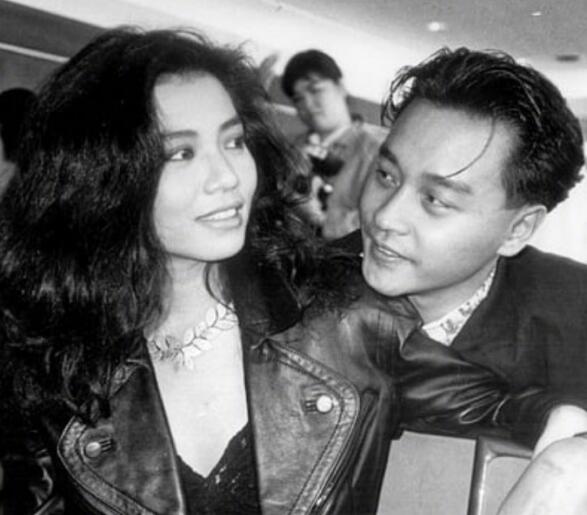 钟楚红息影24年后,深夜晒与刘德华合照,配文19个字众人发来贺电