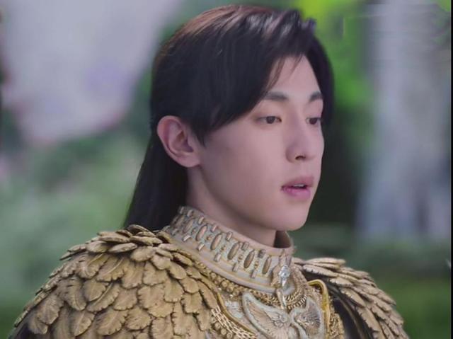 "凤凰"原定妆照公开,邓伦若以此形象出场,又要迷倒多少观众!