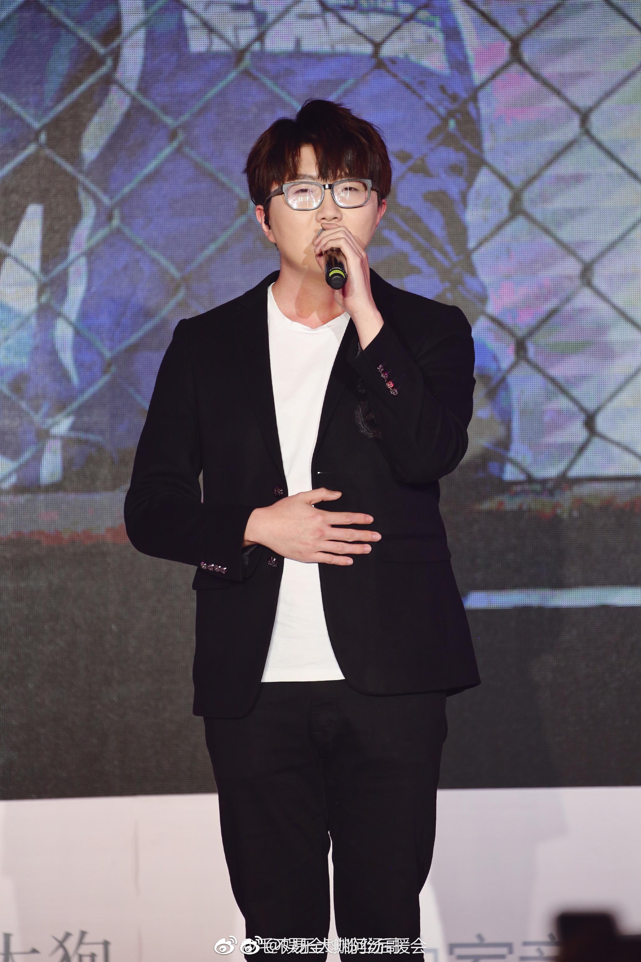 毛不易作为实力歌手,跃然纸上,据悉本次毛毛老师将带来两首歌曲唱响