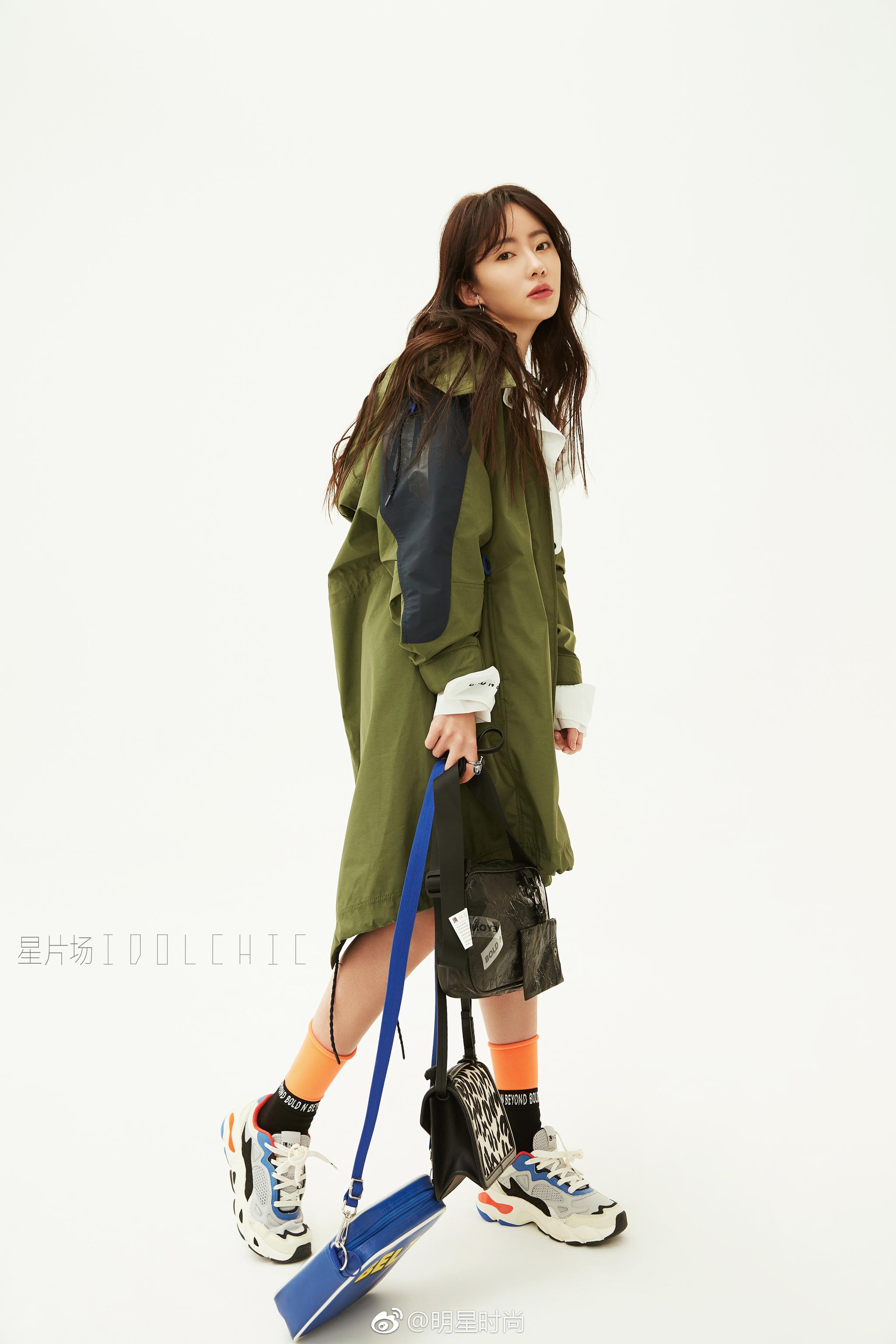 星片场idolchic 时尚大片曝光,看似甜美柔弱的外表下