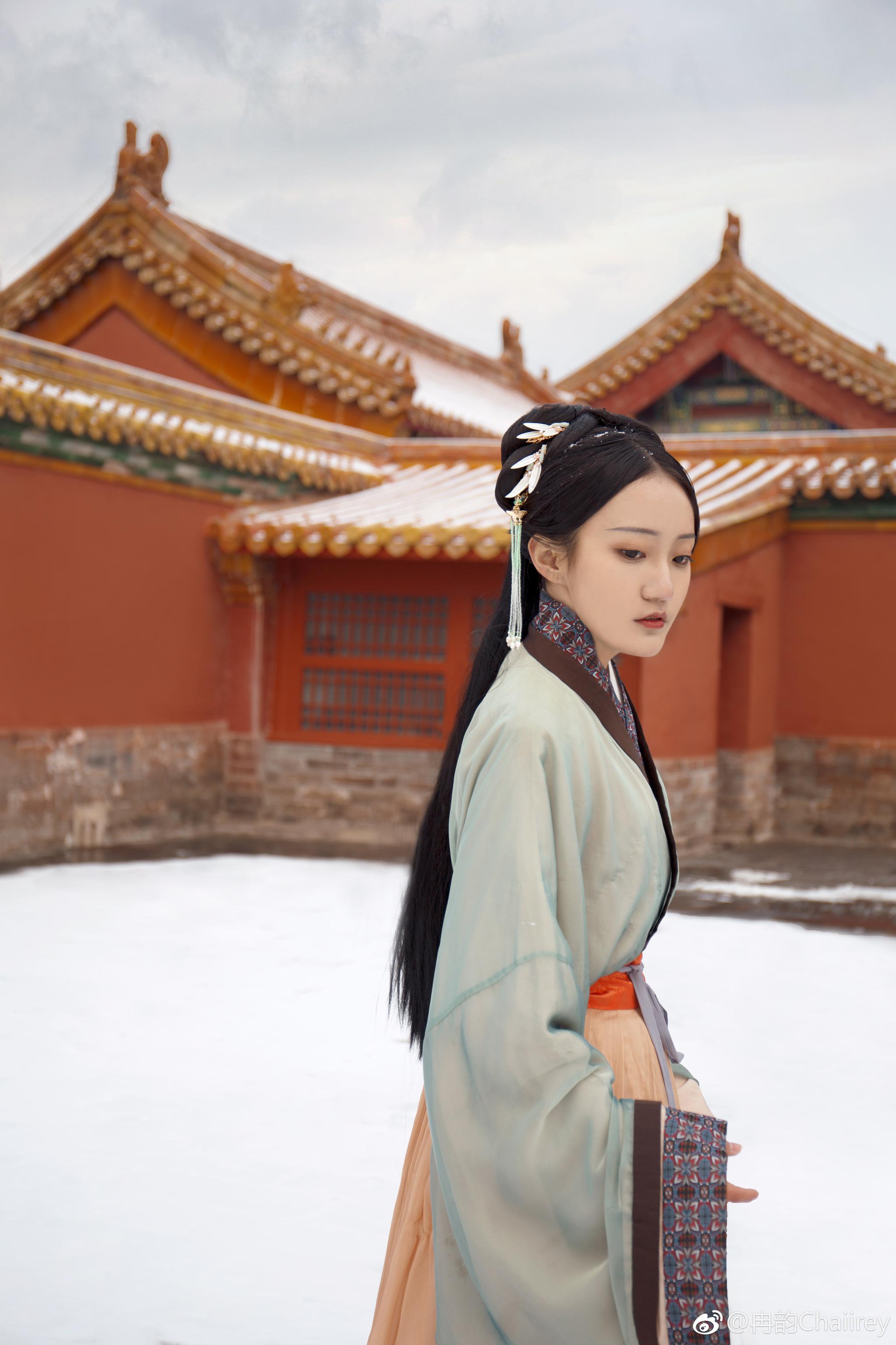 宫墙深深深几许有雪故宫,是紫禁城.