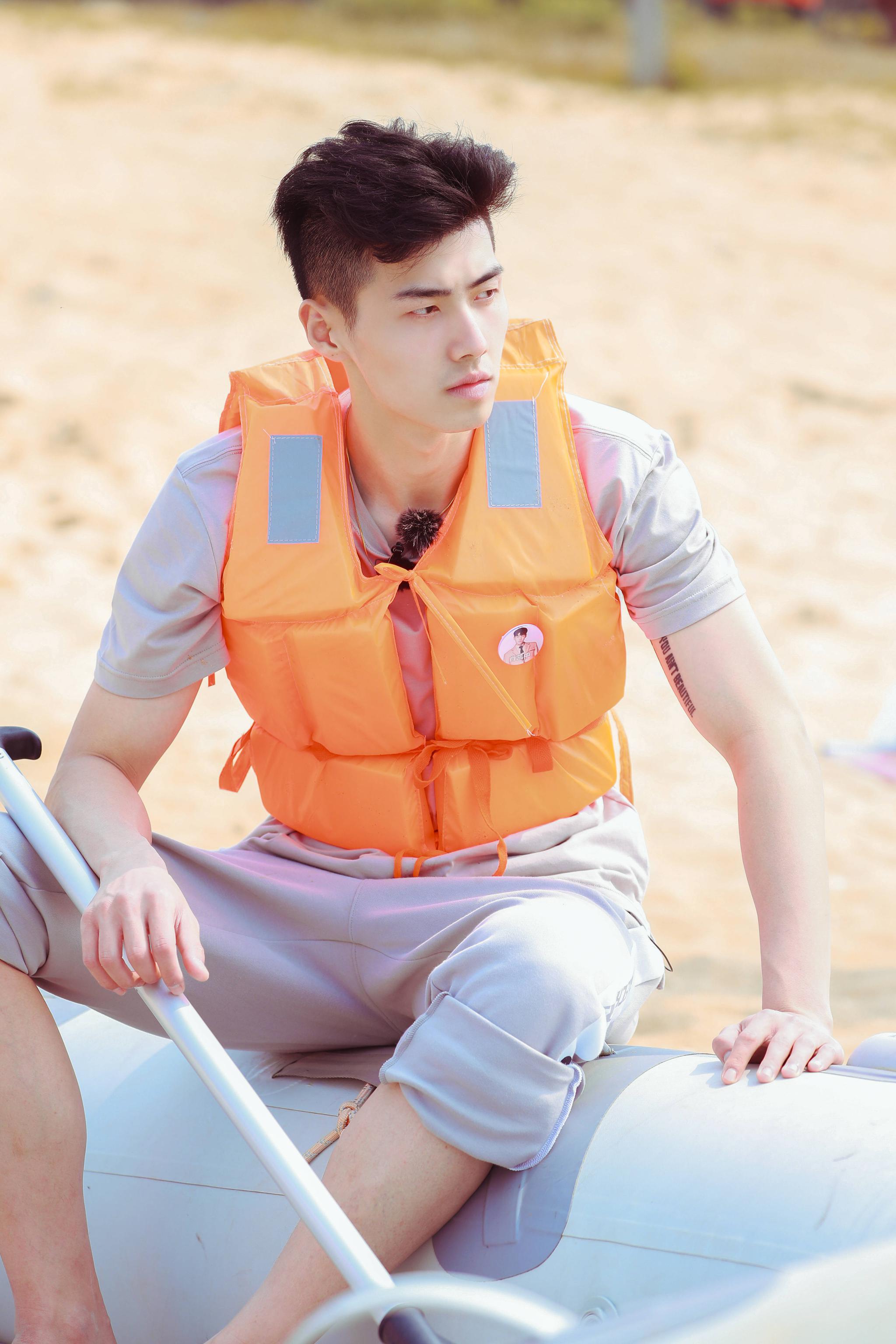 任世豪,肖凯中一波帅照.两个人都特别可爱,pick了!