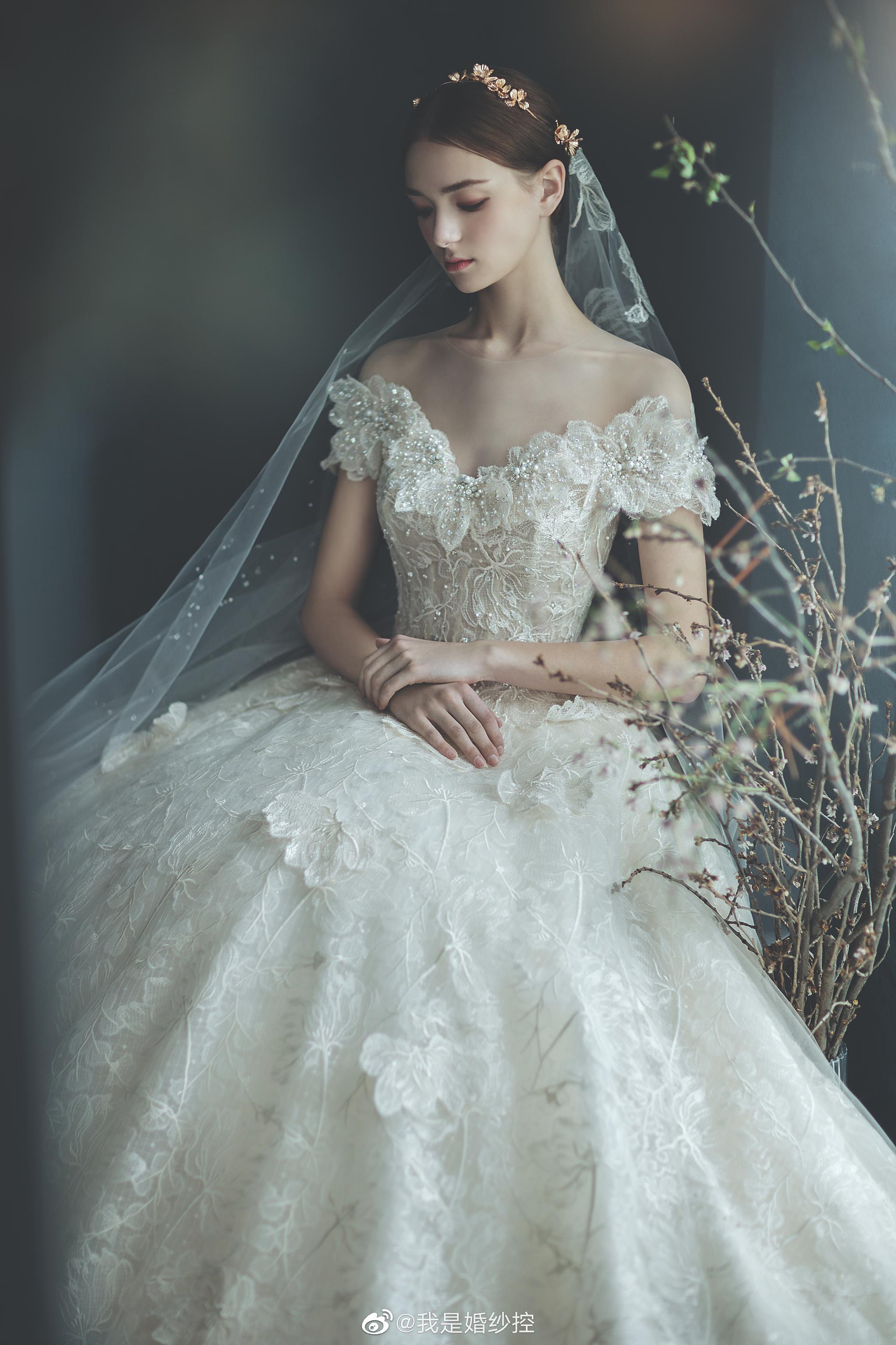 第二弹来自clara wedding f/w 2019