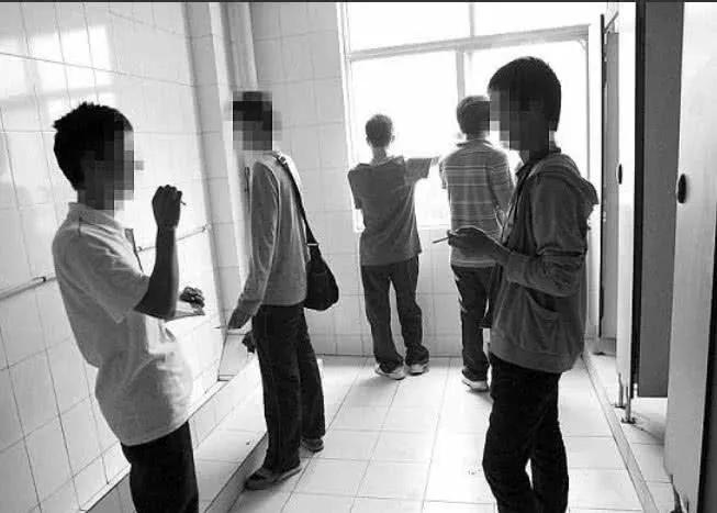 初中生抽烟的3大原因,装酷上榜,最后一点跟家长有很大关系!|初中生|家