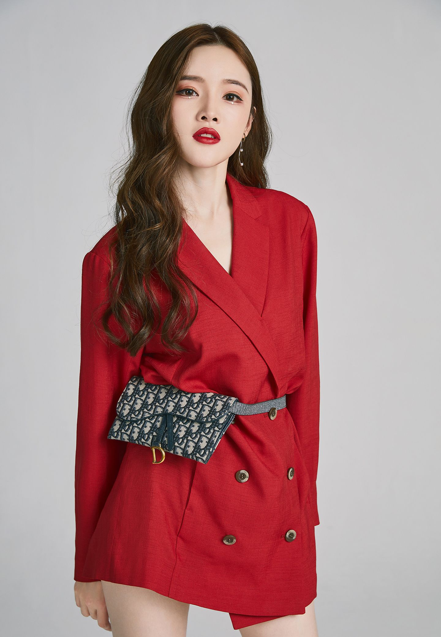 戴羽彤大长腿太惹眼私服穿搭原来这么时尚不愧拥有900万粉