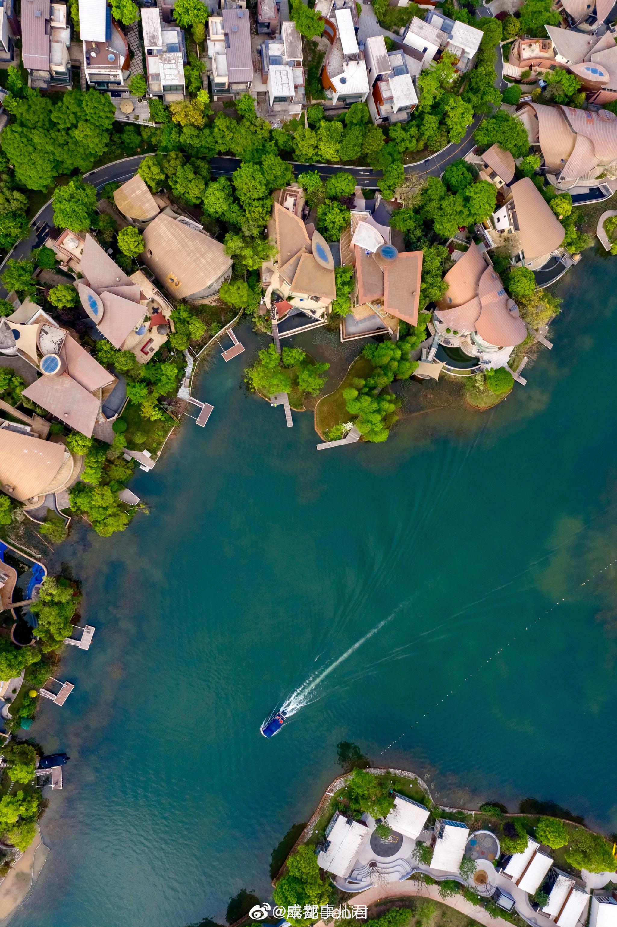 感受一下成都天府新区的威尼斯水城