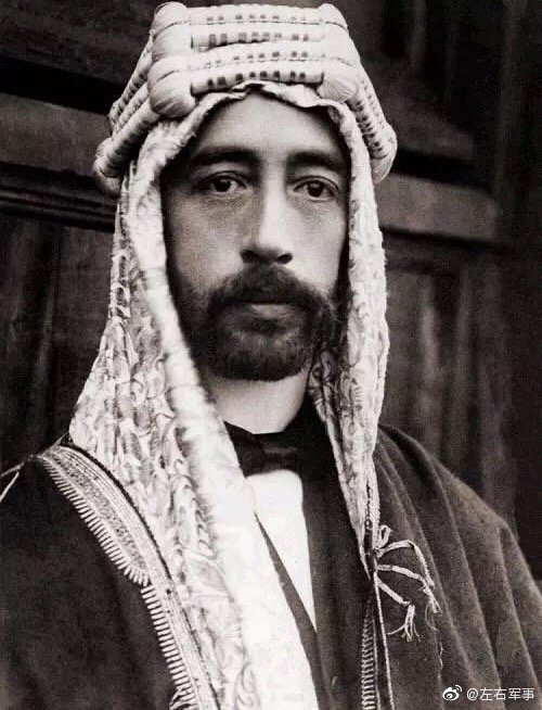 伊拉克独立后,费萨尔解散了努里内阁,准备建立一个民族团结政府