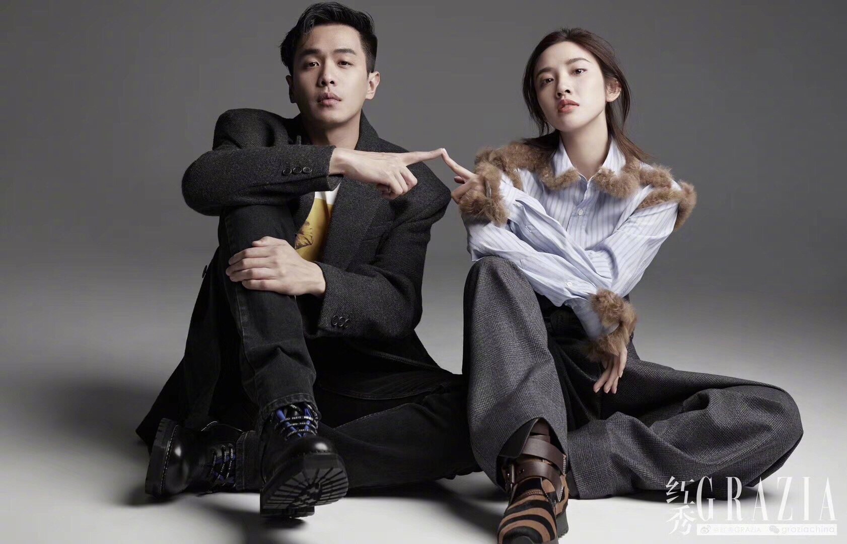 张若昀唐艺昕合拍大片,夫妻俩穿着情侣装花式放闪