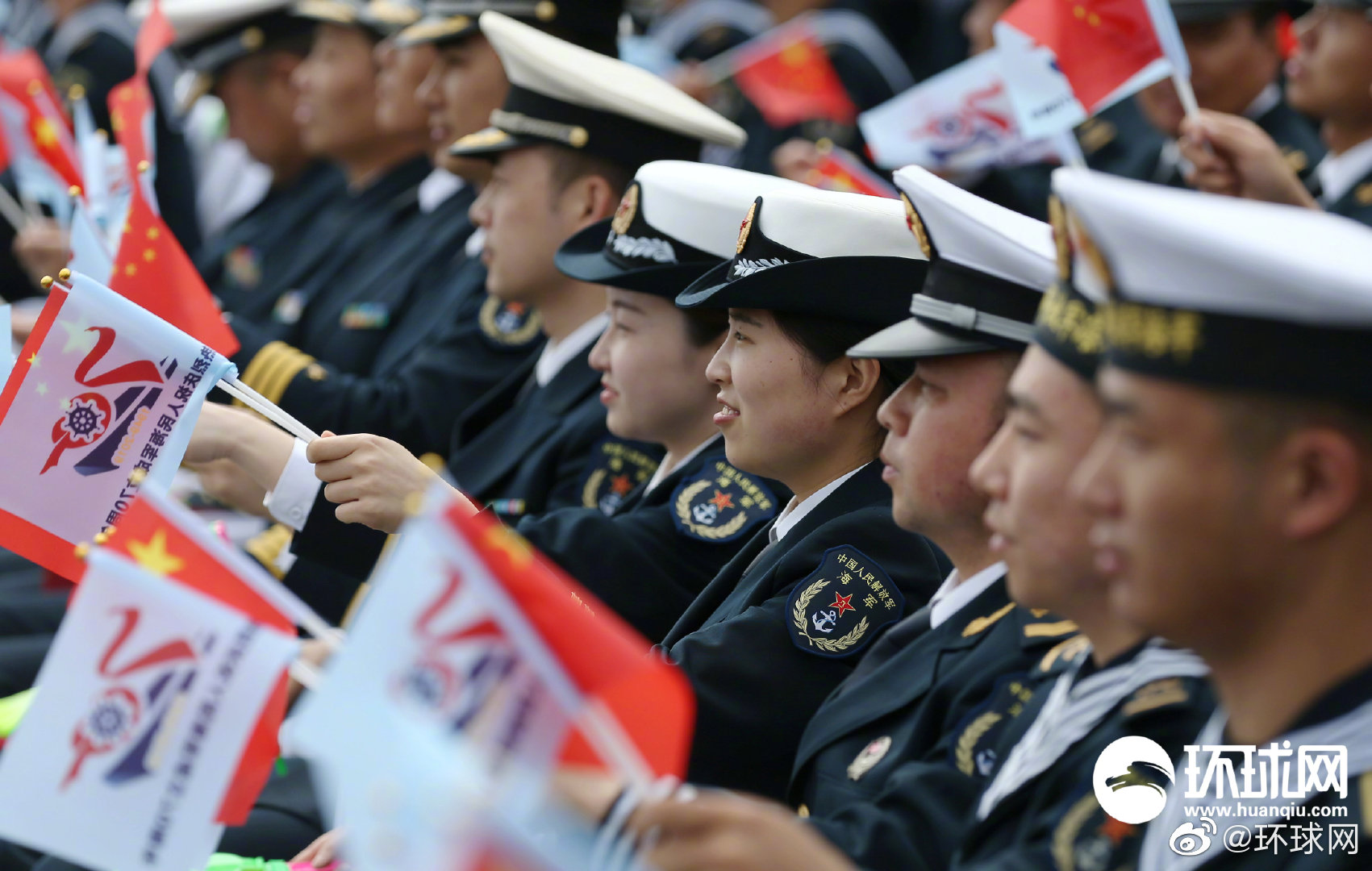 22日,山东青岛.为庆祝中国人民解放军海军建军70周年