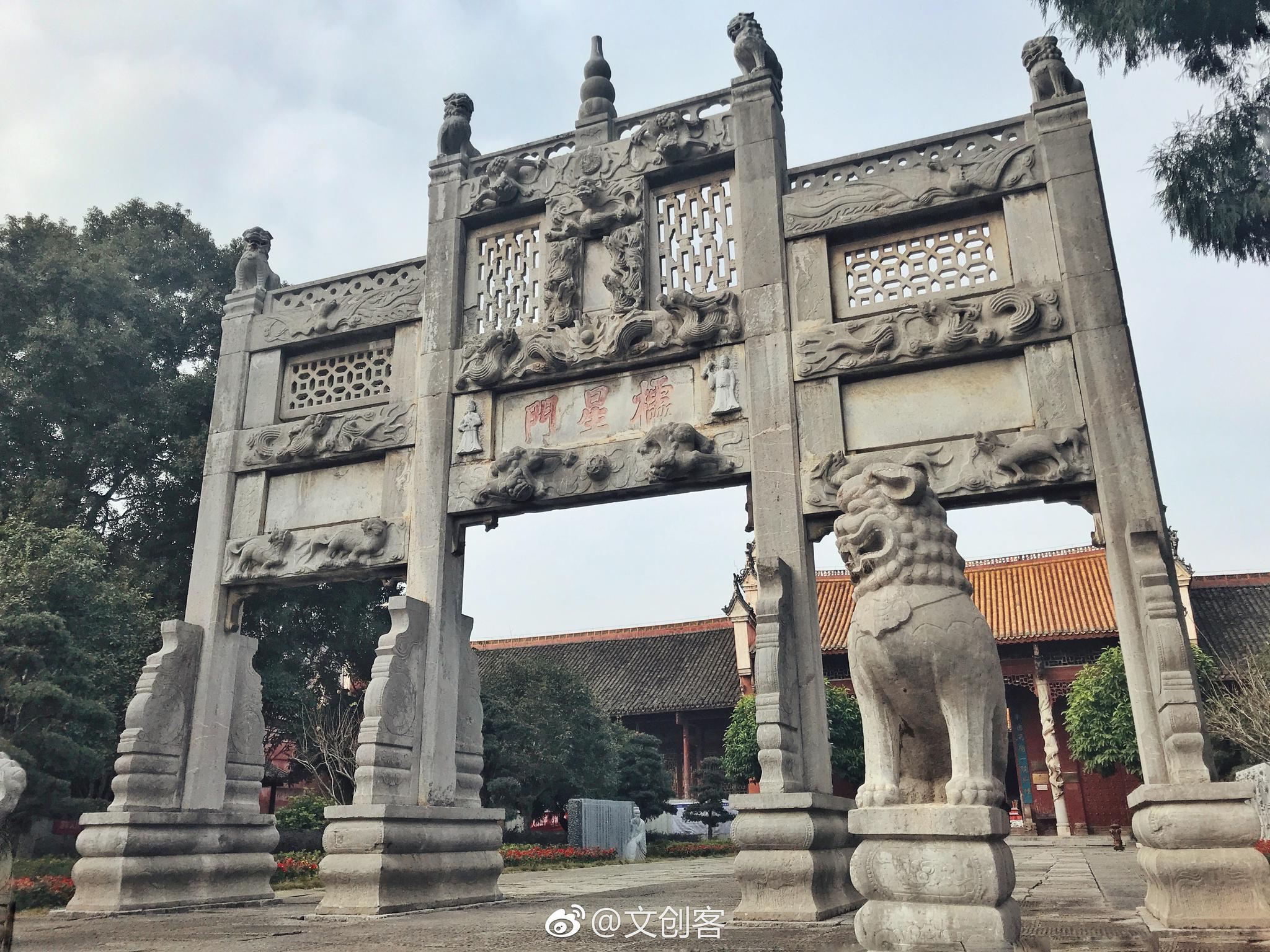 宁远文庙始建于宋乾德三年,明,清两代历次重修,古朴庄严