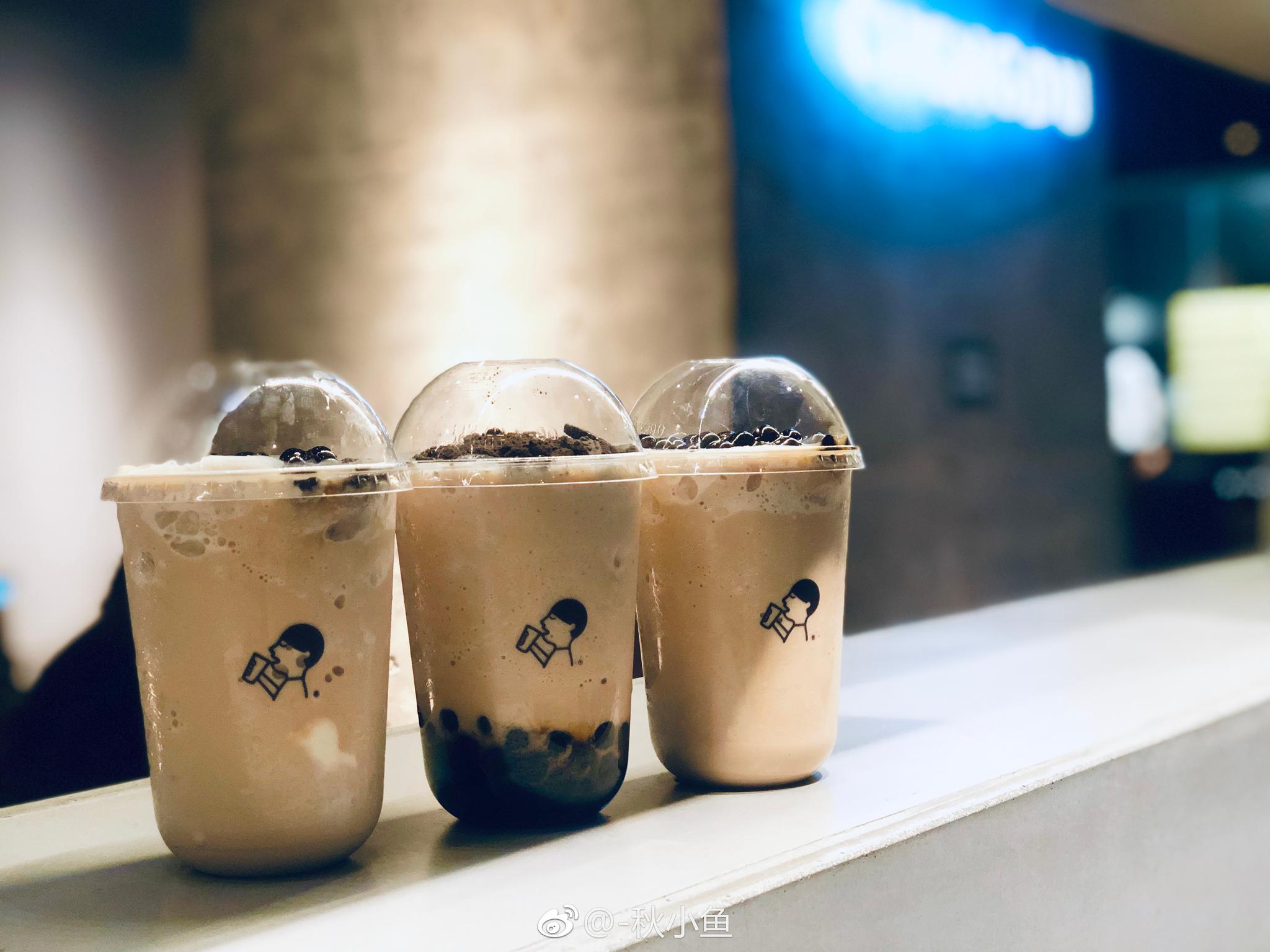 奶茶波波冰,里面有冰淇淋,香甜软糯的黑糖波波堆奶茶冰沙上,加上