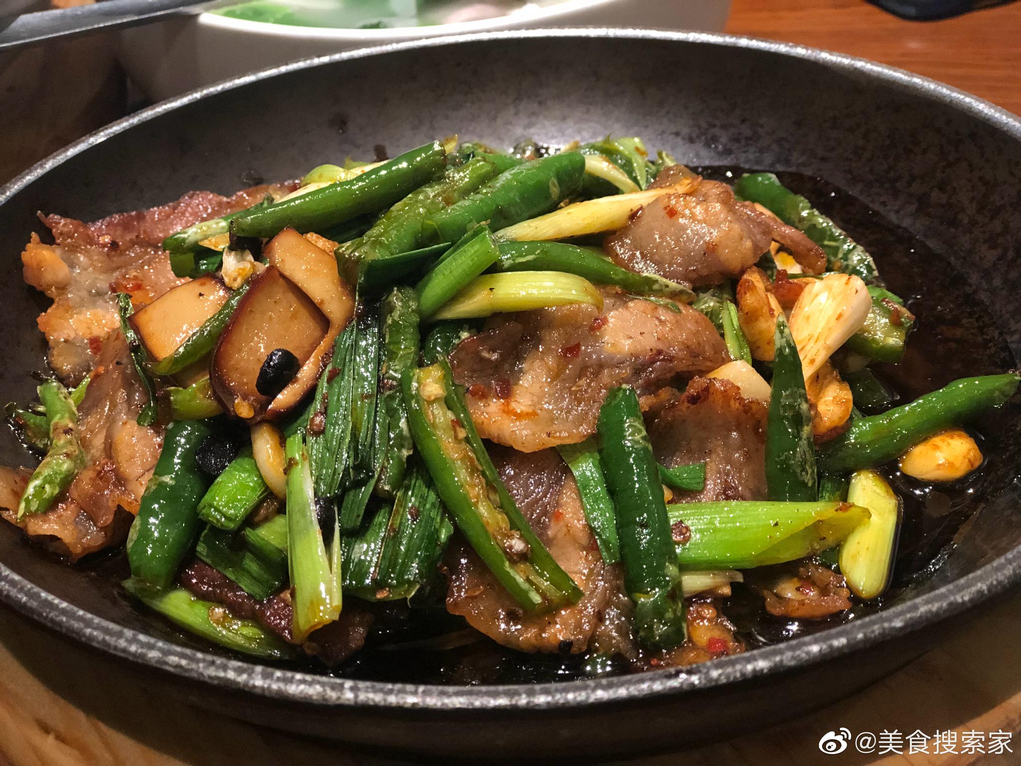 家宴川菜馆眉州东坡,来源于北京,发源于四川眉山.装修独具一格