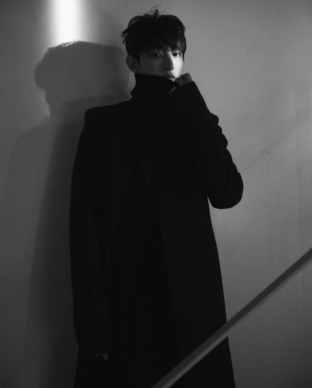 李秀赫 x w korea 9月刊妖孽风的鼻祖,如今颜值依然在线