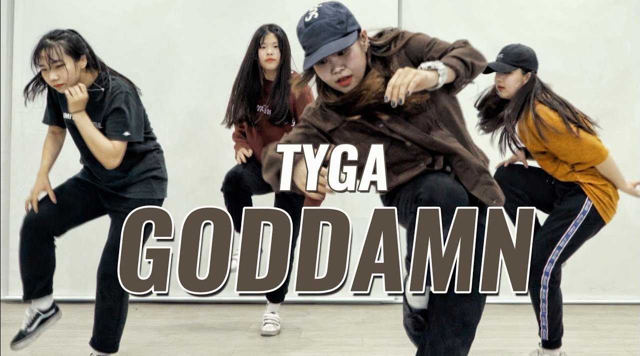 会跳舞的小姐姐好酷有木有?音乐tyga《goddamn》!