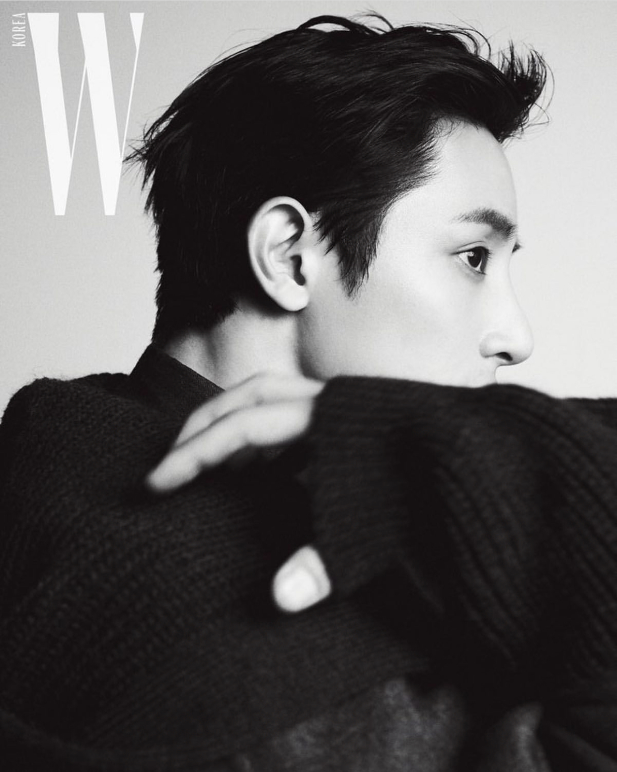 李秀赫 x w korea 9月刊妖孽风的鼻祖,如今颜值依然在线