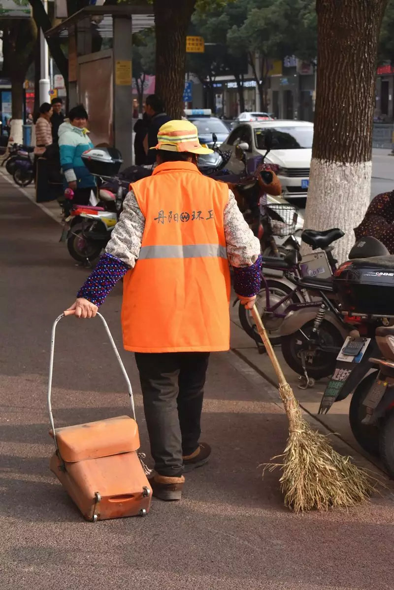 这是一个环卫工人的"假期"日常.