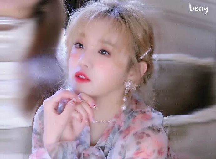 出道就取代热巴拿下国民综艺,杨颖处处忌惮她