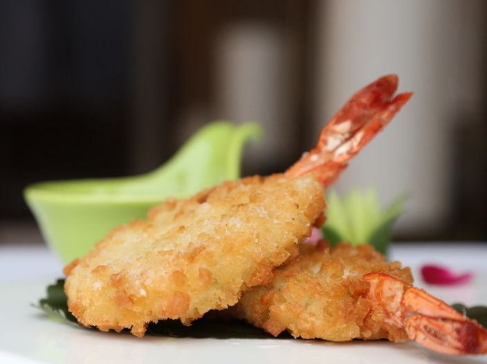 大虾好吃有营养除了水煮还能炸着吃黄金酥炸虾尾学起来